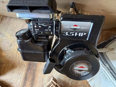#ad NOS Briggs amp; Stratton 3.5 HP Engine $300.00