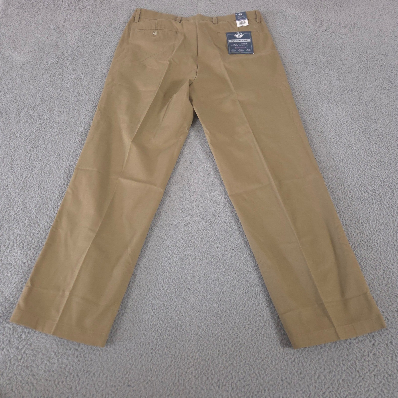 Dockers Pants Mens 38x34 Signature Khaki Relaxed Fit Straight Leg Pleated NEW