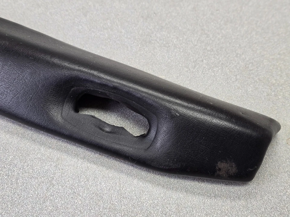 BONITO USADO ORIGINAL PORSCHE 911 LADO DEL CONDUCTOR NEGRO TARGA SUPERIOR CUBIERTA DE CIERRE ACOLCHADA Foto 3 de 4