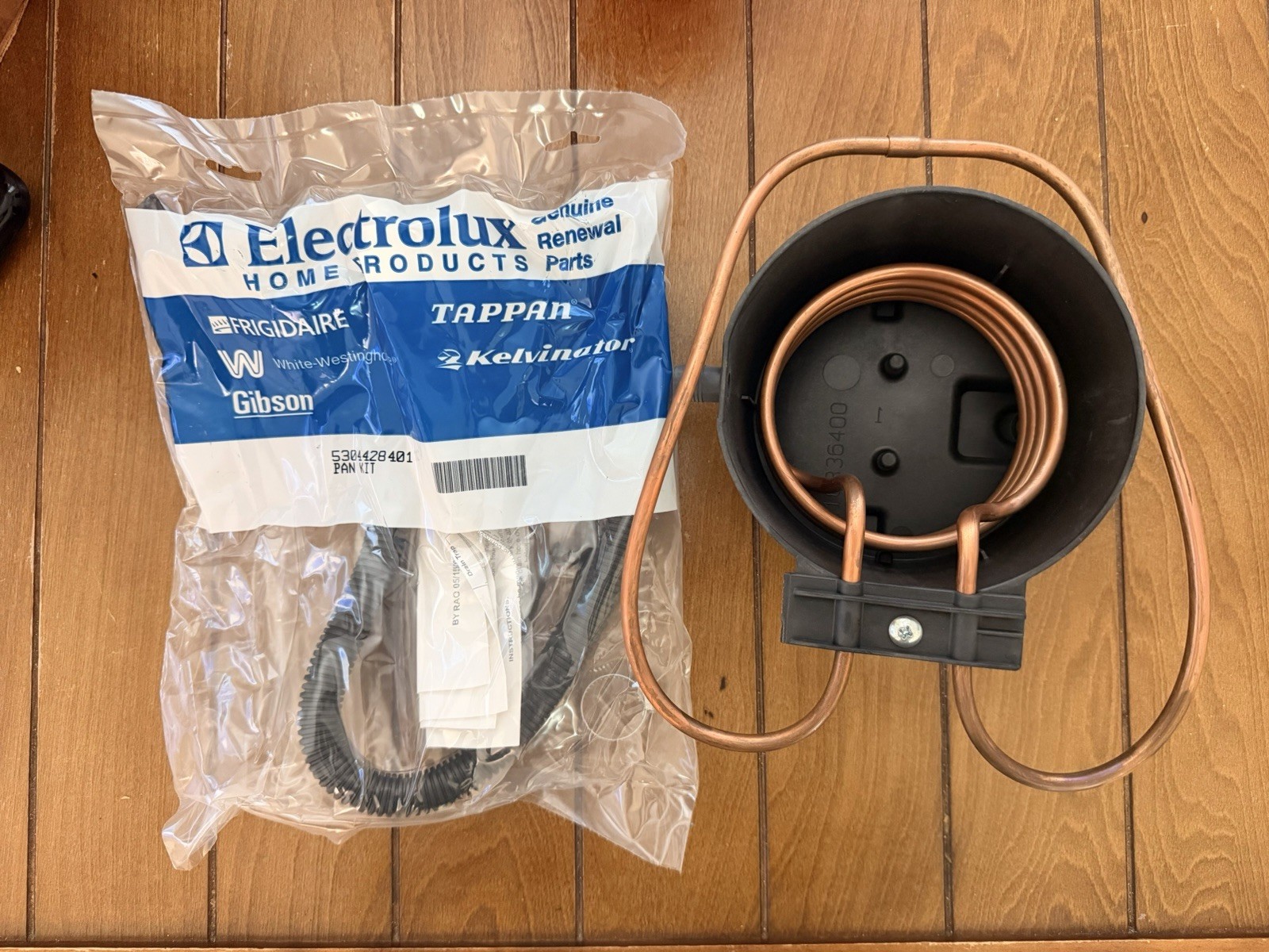 NEW ELECTROLUX REFRIGERATOR PAN KIT 5304428401 FREE SHIP