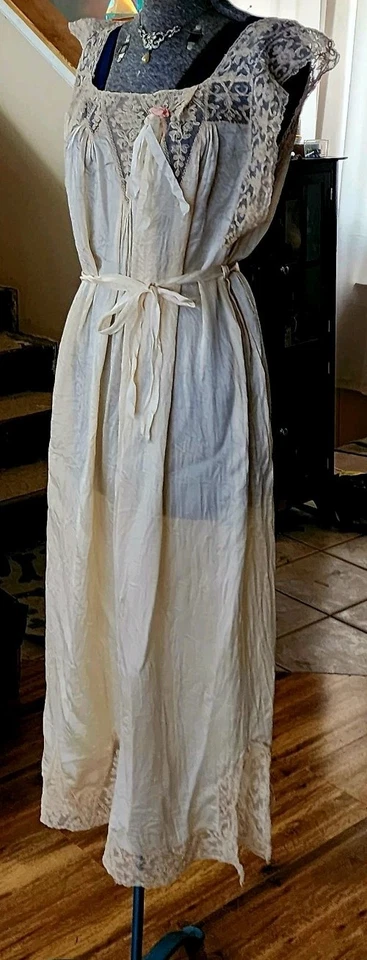 Antique 1900's Edwardian Silk Nightgown/ Dress w/ Lace Embroidery Gift S-L - Image 2 of 4