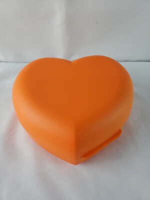 Tupperware Heart Shaped Snack Keeper One Piece Hinged Container orange !