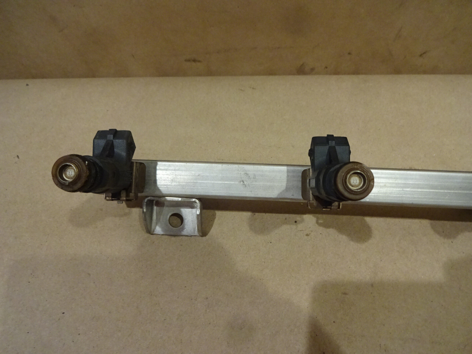 Maserati 4200,Quattroporte -RH Fuel Injector Rail/Tube W/ Injectors - P/N 197846