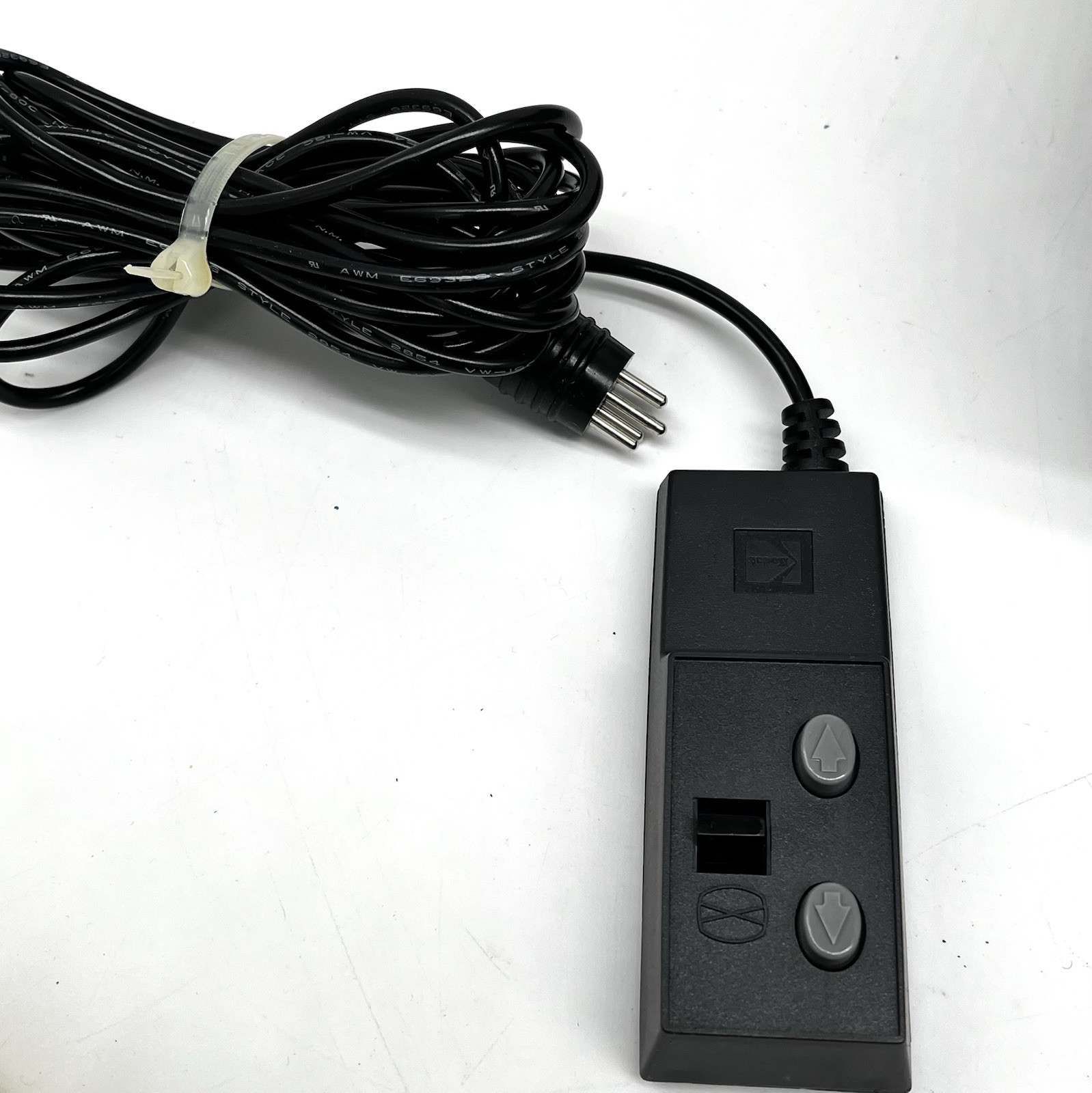 Kodak 4400 Ektagraphic III Carousel Slide Projector  W/ Original Box