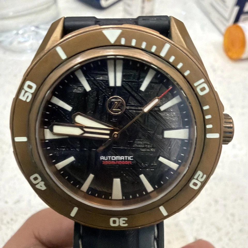 Zelos Swordfish esfera de meteorito de bronce 42 mm. Reloj usado muy rebajado Foto 2 de 4