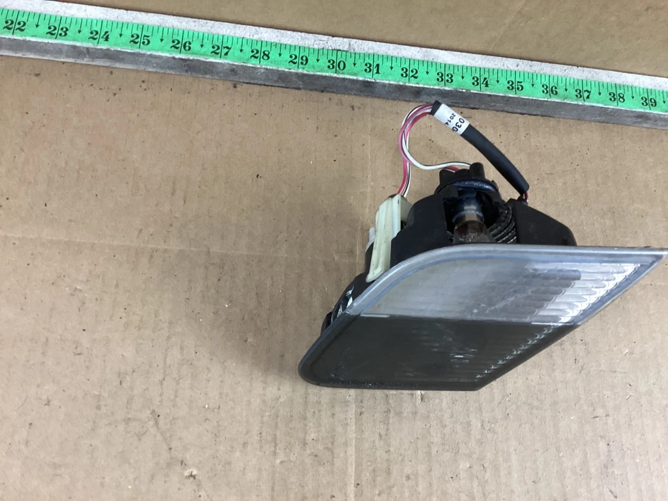 Luz trasera montada en la tapa interior del lado derecho BMW 328i 328Ci E46 1999-2001 OEM Foto 3 de 4