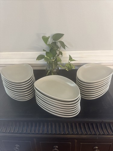 Oval Semi-Matte Pumice Porcelain Tides by FOH Front of the House 10x7x1.5