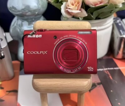 Nikon Coolpix S6200 16.MP Digital Camera 10x Optical w/battery English Rare Red