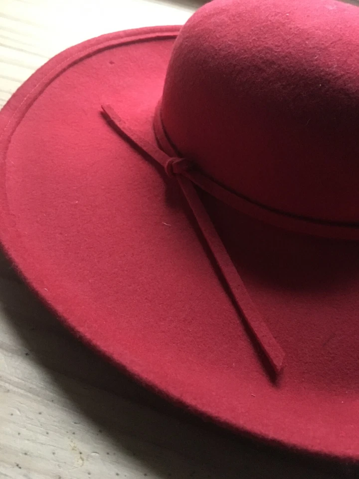 Винтажная широкополая шляпа Miss Bierner 80-е из винной шерсти с бантом и большой золотой латунной булавкой - Изображение 2 из 4