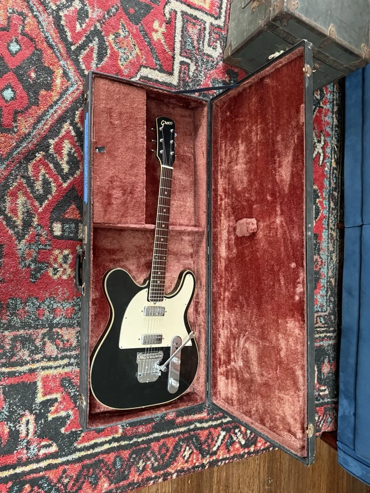 Guitarra eléctrica japonesa Greco de finales de los 60, cuerpo hueco con llave barra de golpe Foto 2 de 4