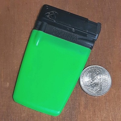 Vtg Novelty Extra Thin Green Smokezilla Lighter Sparks Untested P76 Collectors 