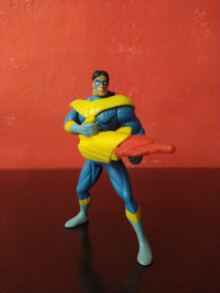 NIGHTWING BATMAN LEGENDS OF THE DARK KNIGHT KENNER ACTION FIGURE