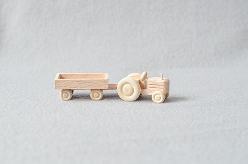 Holzspielzeug Traktor mit Anhänger natur HxBxT 3,5x7,5x3cm NEU Holzauto LKW Holz - Picture 2 of 3