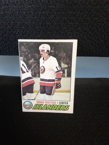1977-78 O-Pee-Chee #105 Bryan Trottier New York Islanders OPC