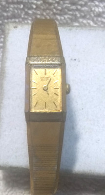 Seiko Dress Tank Quartz Watch 2E20-5029 Gold Dial Narrow Bracelet