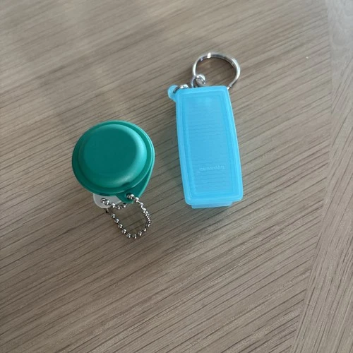 x2 Vintage Tupperware keyrings - New