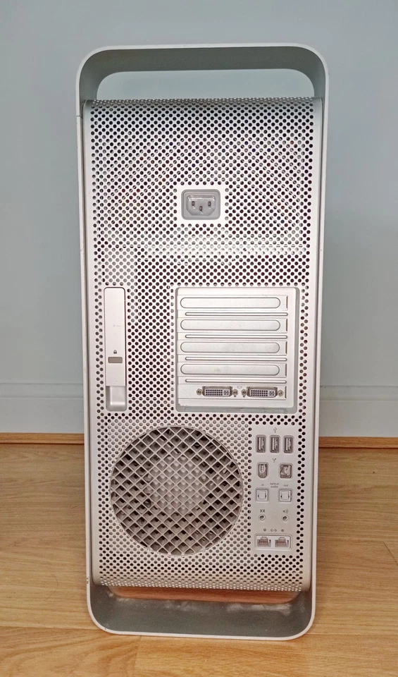 Apple Mac Pro 1.1 A1186 dual CPU Intel Xeon 8GB RAM 500GB HDD GPU 7300GT working - Image 2 of 4