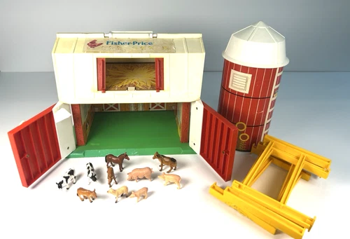 Vintage Fisher Price 1967/1968 Play Set Barn & Farm Silo w/10 animals & fence