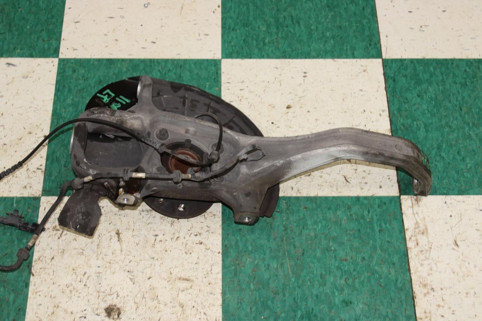14-17 Ghibli Front Driver Side Left LH LF Spindle Knuckle Hub OEM Factory OE WTY