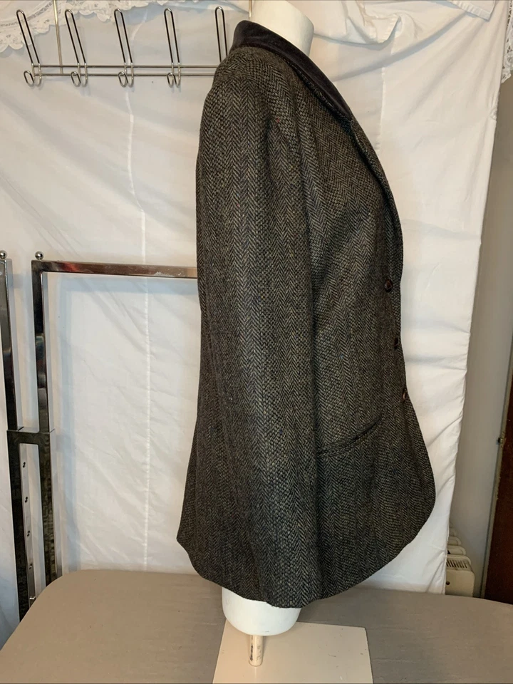 Blazer International Scene marrón espiga 100 % lana con cuello de gamuza 3 botones 12 Foto 3 de 4