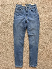 Levi's Women's 721 High Rise Skinny Jeans medium Wash 26x30