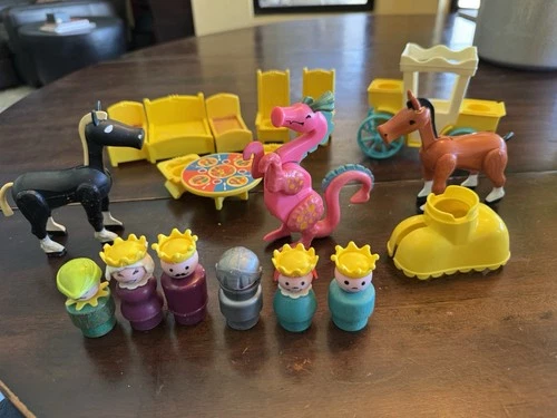 Vintage Little People #993 Play Family Castle Accessories Complete Dragon 1 ear