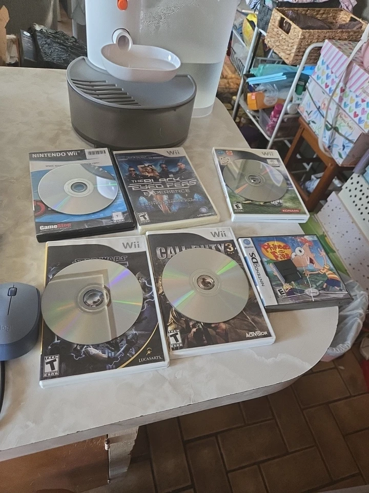 Nintendo Wii And Ds Game Lot Of 6( call of duty, star wars WWE Phineas and ferb) - Image 4 of 4