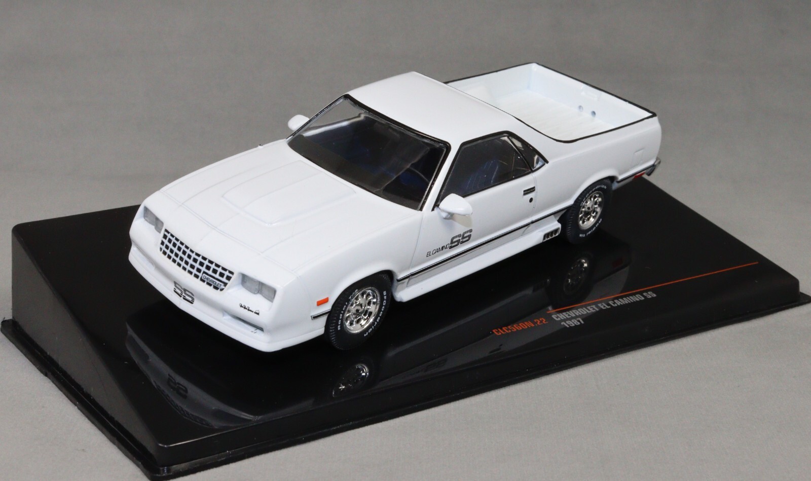 IXO Chevrolet El Camino SS in White 1987 CLC560N 1/43 NEW