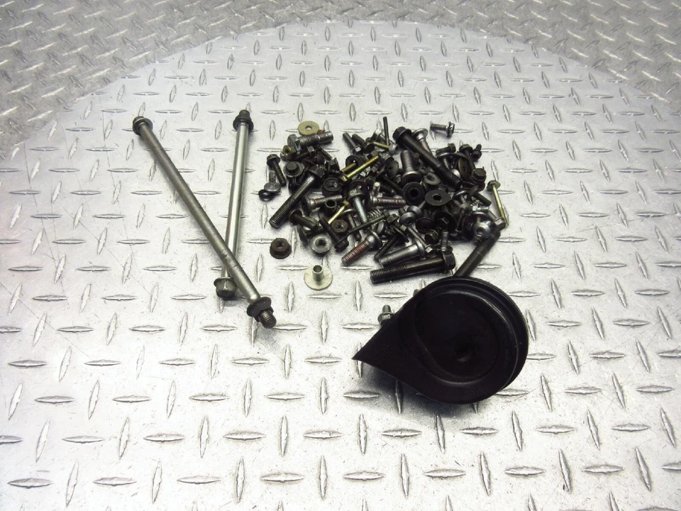2003 03-06 Kawasaki Z1000 ZR1000 bocina tuercas diversas tornillos pernos herrajes Foto 2 de 4