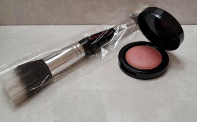 Mally Bounce Back blush ,*ROSE PETAL PINK*  full size with brush NWOB 