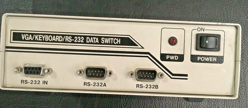 VGA Keyboard RS-232 Data Switch - Immagine 2 di 3