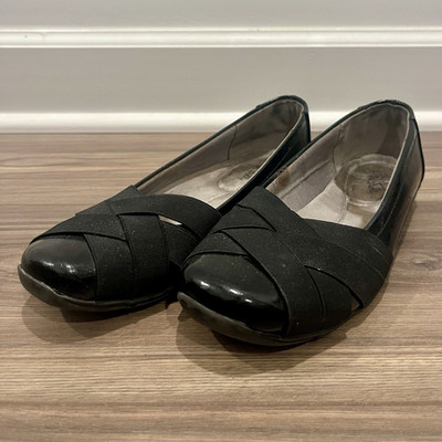 LifeStride Women s Size 7 Black Slip-On Flats Faux Leather Round Toe Comfort
