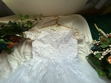 White A-Line Full-Length Tulle Wedding Dress, Sweetheart Cap Sleeves, Buttons