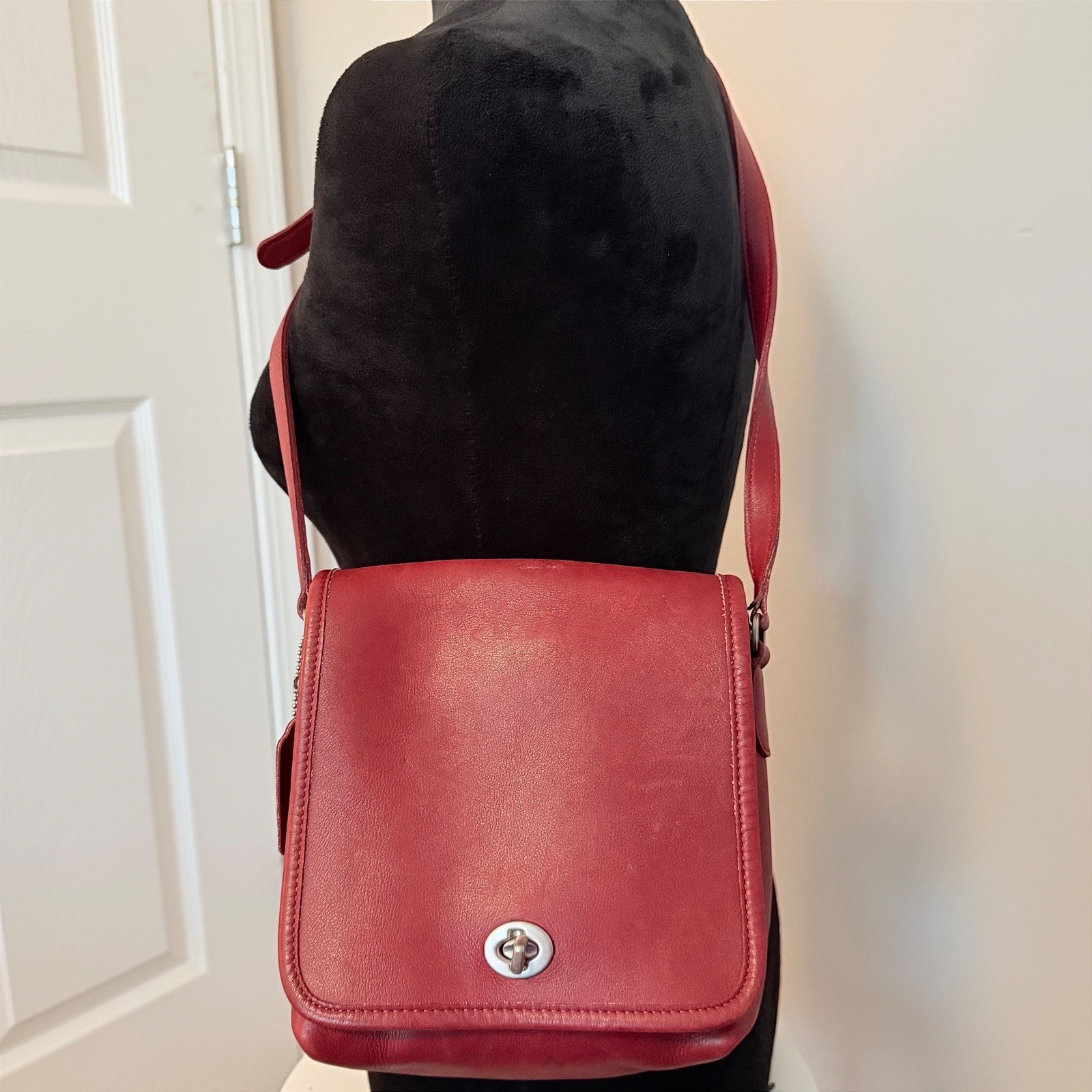 Vintage Coach Legacy 9076 Companion Red Leather Crossbody Bag Purse Y2K 90s