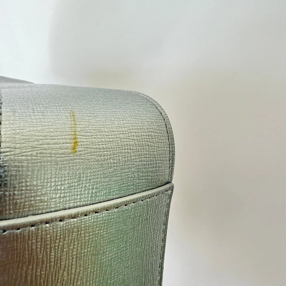 Bolso Mansur Gavriel M Frame Baguette Plateado  Foto 3 de 4