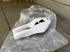 Sella ISM Adamo Triathlon naso diviso pelle bianca rotaie titanio