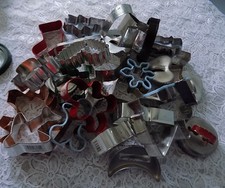HUGE LOT OF METAL COOKIE CUTTERS ALL SORTS MANY WITH HANDLES 1 IDAHO