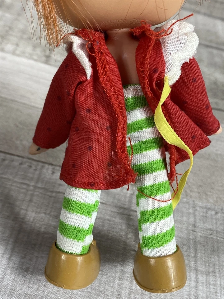 Boneca Kenner Shortcake Vintage 1979 Morango com Roupas e Sapatos - Imagem 3 de 4