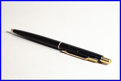 vintage PARKER ''the Matte BLACK Classic'' Kugelschreiber mit neuer blauer Mine