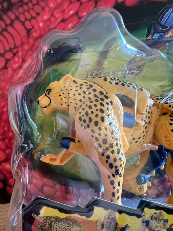 Hasbro Transformers Beast Wars CHEETOR +Secret weapons Tail gun & Chest Squirter - Image 2 of 4