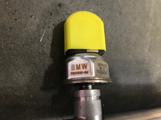 NEW OEM BMW 1 F21 F20 FUEL RAIL INJECTOR PIPE 13537592426 7592426  