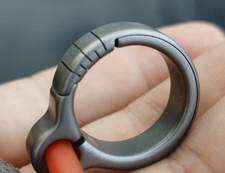 New Frameless Safety   Finger Ring Slingshots Titanium Alloy Shooting Catapult