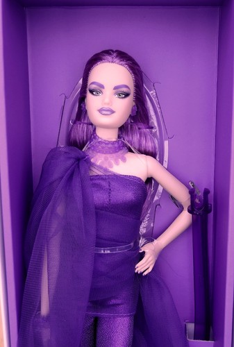 BARBIE " CHROMATIC COUTURE " , VERSION VIOLETTE, CONVENTION PARIS de 2023. - Imagen 3 de 6