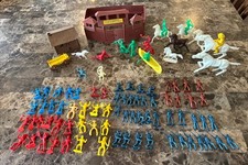 Vintage FORT FRONTIER PLAYSET  More MPC Civil War Cowboys Indians 90 Pieces