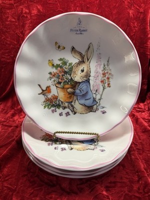 ZRIKE PETER RABBIT SET OF 4 - 7-3/4 SALAD BEATRIX POTTER PINK SCALLOPED EDGE New