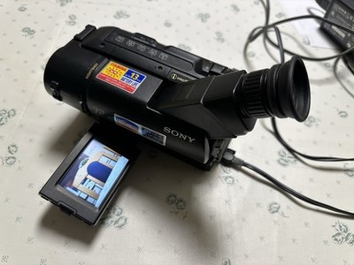 Sony CCD-TRV27E Video Camera Recorder - Camcorder