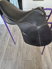 17 Inch Wintec Saddle With White Gullet
