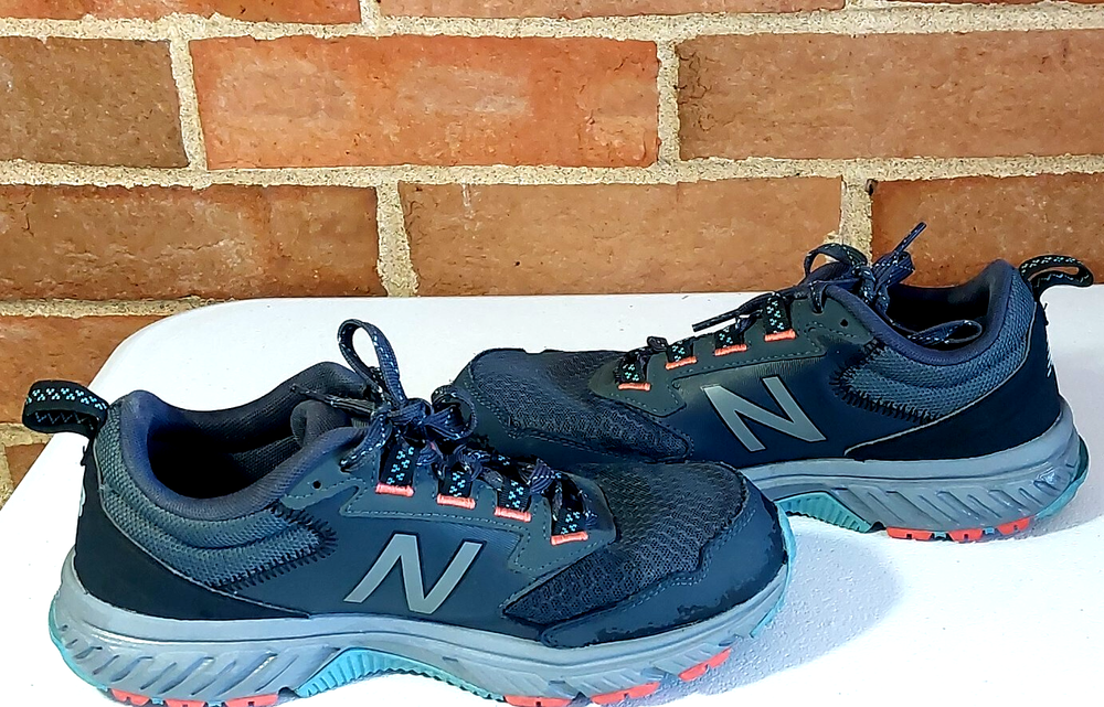 New Balance WT510LK5 Womens Gray Hiking Shoes Size 8 D Excellent Condition