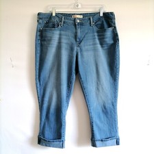 Signature By Levi Strauss  Co. Womens Denim Blue Mid Rise Capri Jeans Size W 33