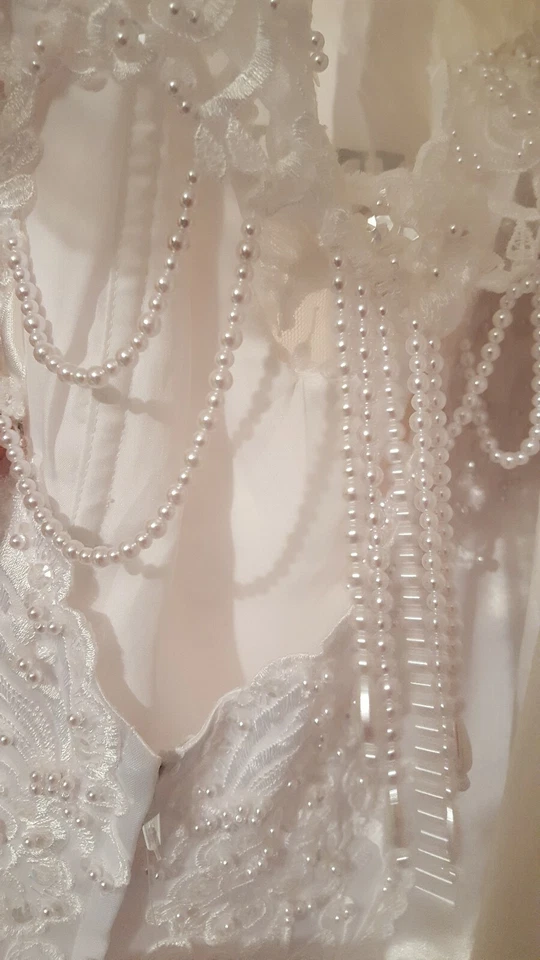 Nuevo vestido de novia con etiquetas Foto 2 de 4